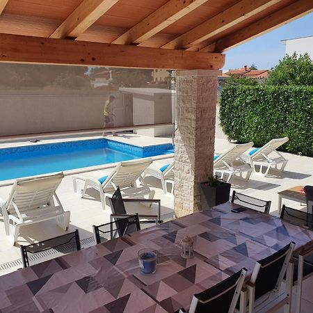 Holiday Home Nikol Pula Exterior photo