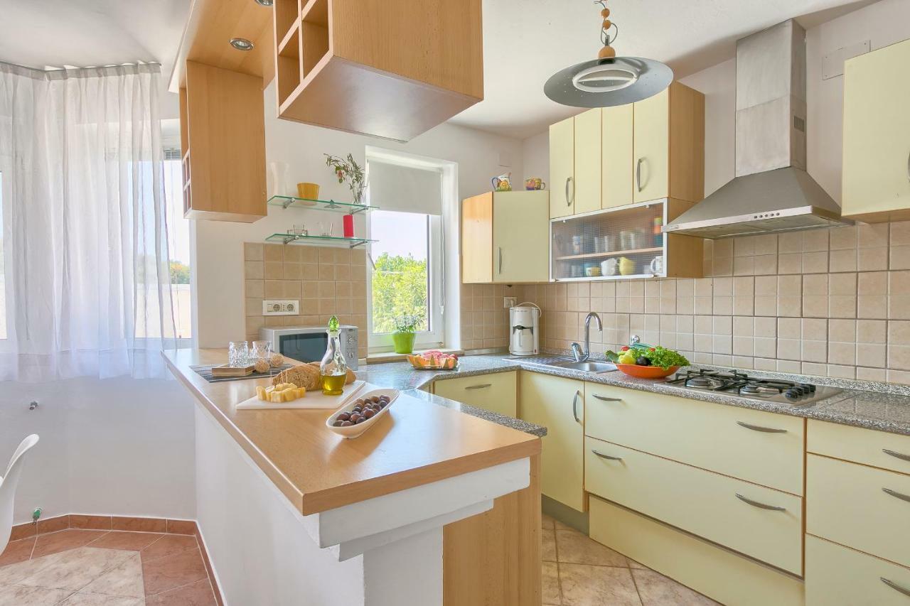 Holiday Home Nikol Pula Exterior photo